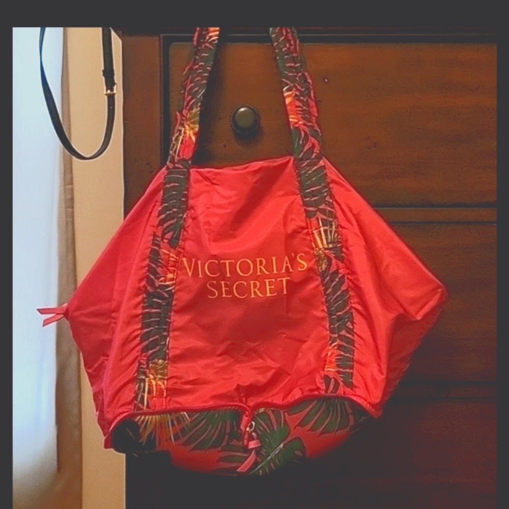 Victoria’s Secret tote/beach bag